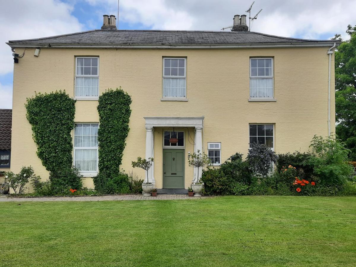 Self Contained In Winterton Hall Apartment